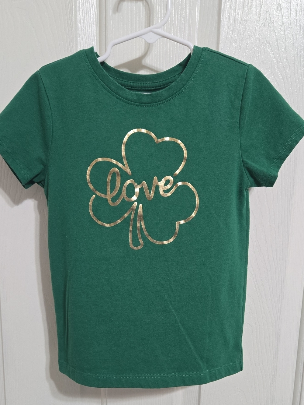 Celebrate It Girls' Green Short Sleeve Tee with Gold Clover Love Graphic